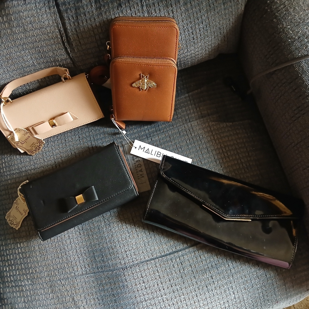Lot of crossbody bag